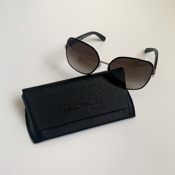 SALVATORE FERRAGAMO Black Sunglasses - Picture 2 of 8